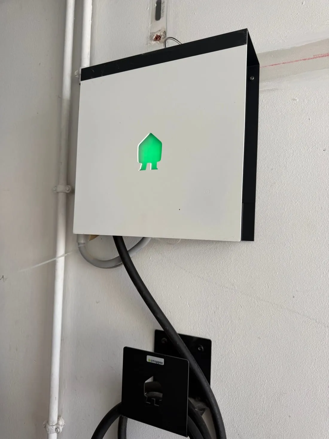 Smappee EV Wall laadpaal met slim energiebeheer geïnstalleerd door BORNEXA
