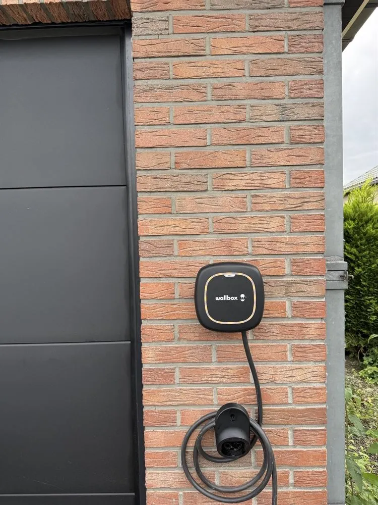 Installatie van een Wallbox Pulsar Max thuislaadpaal door BORNEXA